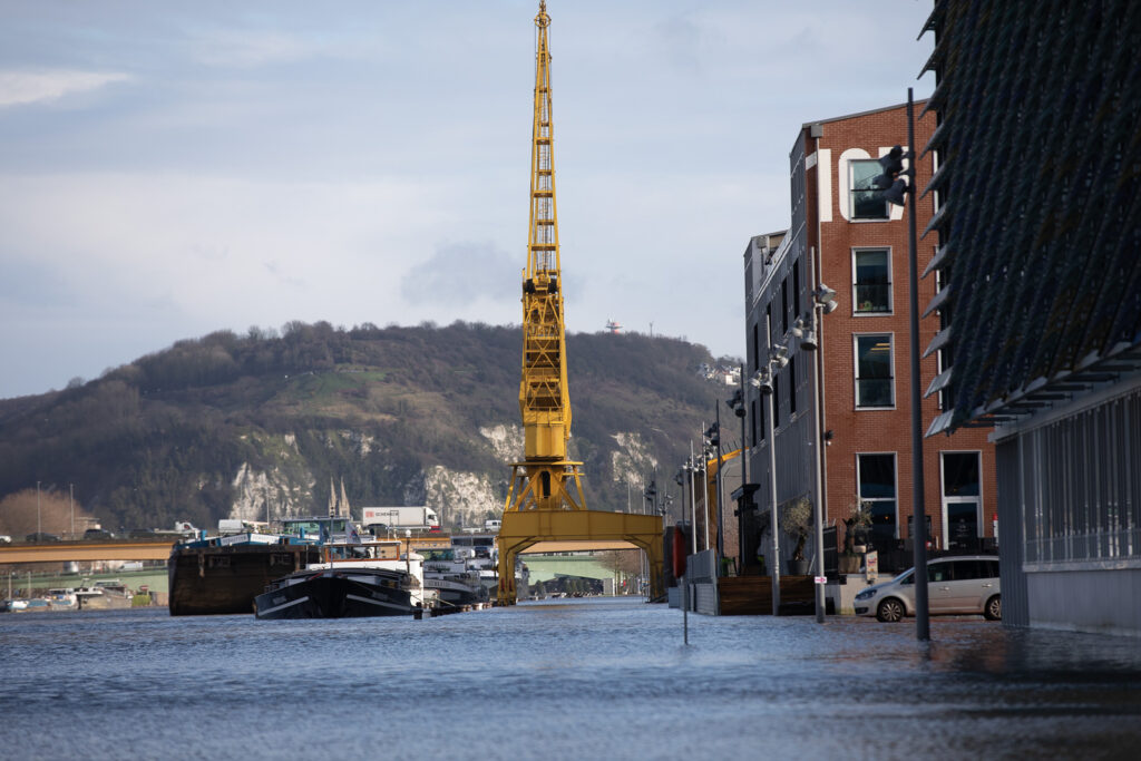 Image destinée à illustrer le risque de débordement de la Seine sur les quais et les terrains avoisinants son lit mineur.