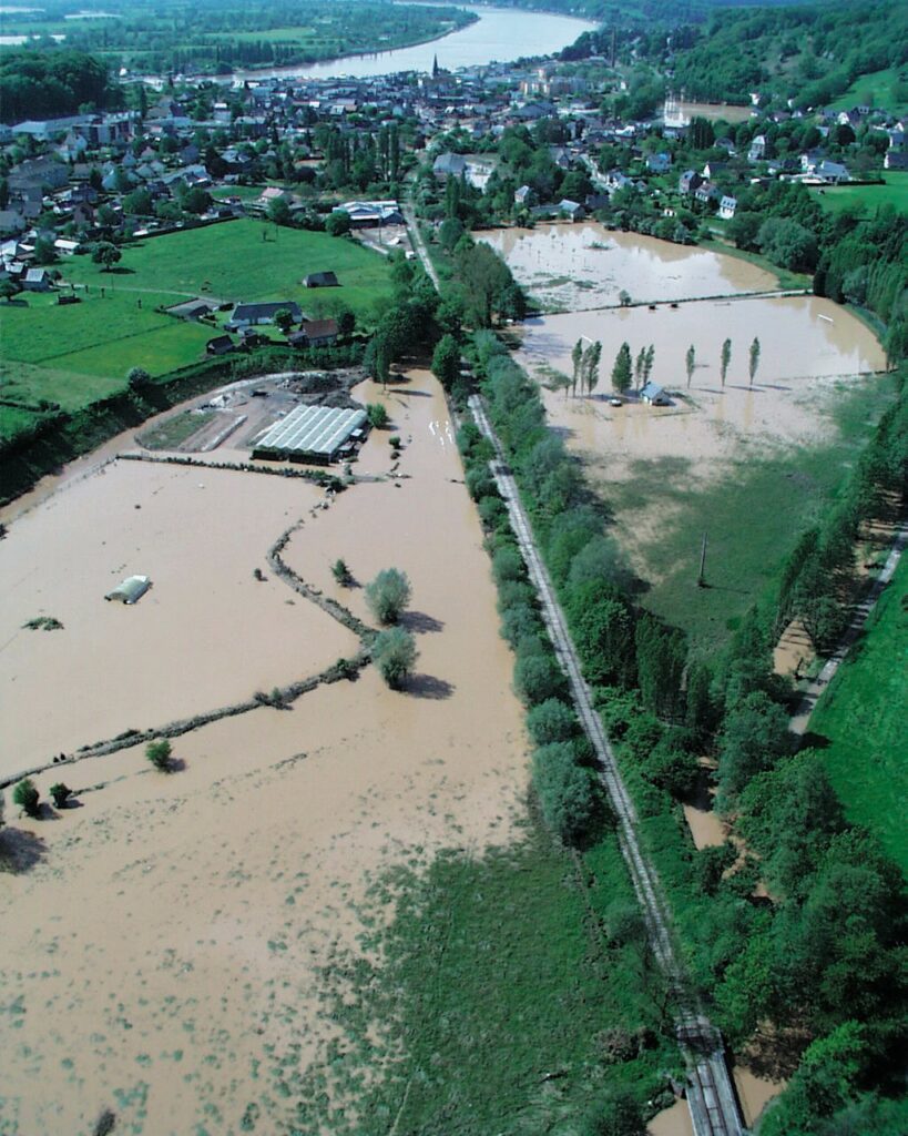 Photo aérienne prise le 11 mai 2000 en surplomb de la rivière Austreberthe